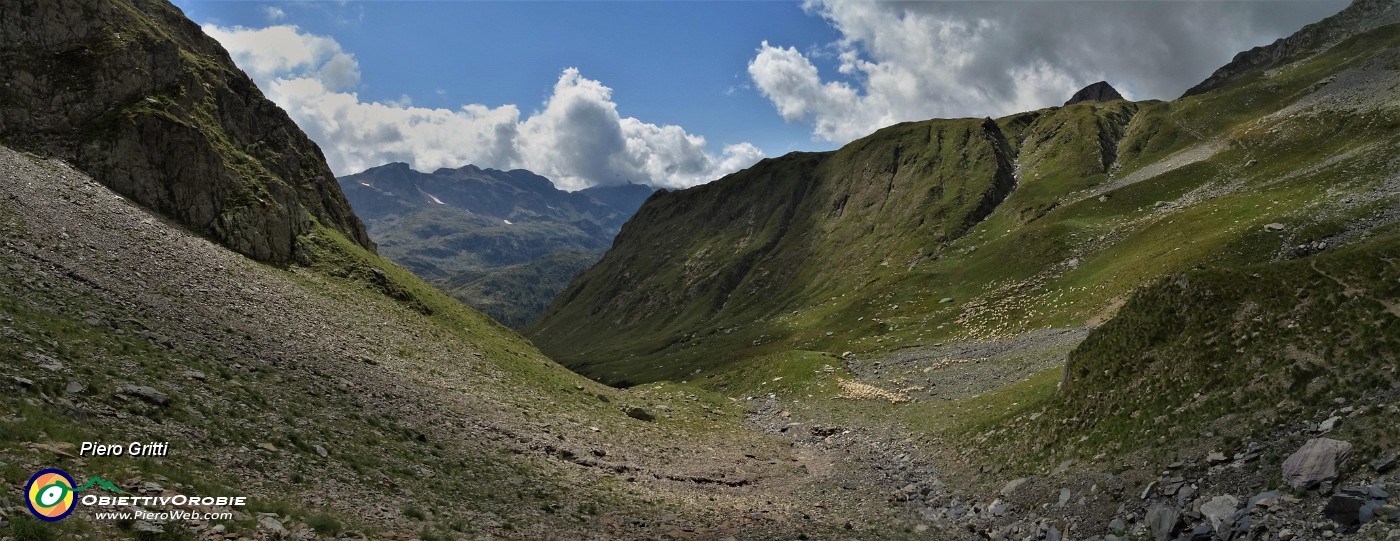49 Sul sent. 248 scendo su ripido sentiero  nel vallone di Val Camisana.jpg